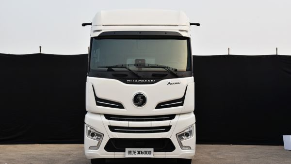 曝光2年后终于上市，德龙X6000重卡发生了啥改变？发动机大升级