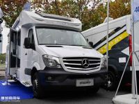 大奔底盘内饰高端实用,这台凌特小额头房车,让您既有面子又有里子