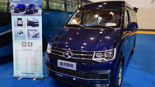 捷冠5代、凯锐营运版亮相,金龙客车闪耀海南国际旅游装备博览会