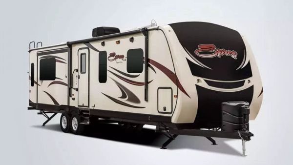 引领移动商旅风尚,金龙专用车亮相国际游艇展