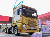 自动挡解放JH6重卡推出土豪金涂装，旋钮换挡真方便，配置也有所提升