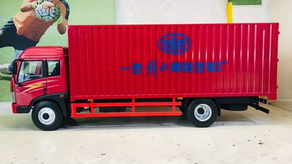 解放三赛中卡您见过吗？赛龙中卡载货车模型评测，造型经典值得收藏