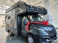 霸气且智能的进口依维柯国六黑金刚房车，陪伴您开启2021新旅程