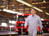 全国人大代表王建清:为一线产业工人发声,用可靠践行工匠精神