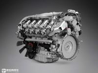 媒体试驾评测770马力斯堪尼亚S系牵引车，不敢大脚踩油门，怕飞起来！