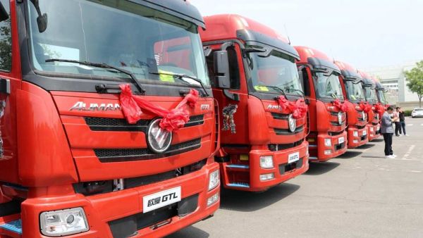 100台LNG新运煤王批量交付客户  欧曼质享版“气”质不凡