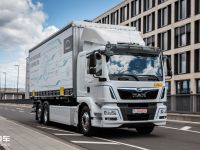 欧洲卡车改装工厂实力真强，把曼恩TGS燃油卡车改成了电动版之后，运营表现还不错