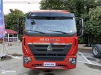 配置全面升级，还有1米2大卧铺，重汽豪沃G5X国六中卡实拍