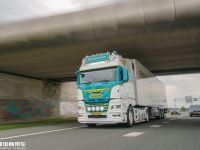 整体简约风,小伙“轻改”新一代曼恩TGX牵引车,大家看看这改装的还行吗?