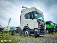 鞍座极低，配置还很特别，你猜这辆斯堪尼亚R450干啥用的？