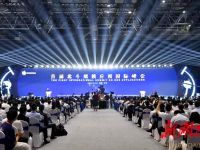 三一红65米泵送车亮相首届北斗规模应用国际峰会