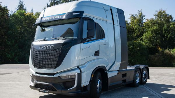 2024IAA：氢内燃+增程混动亮相，eMoovy纯电轻型商用车首发，依维柯展品解读
