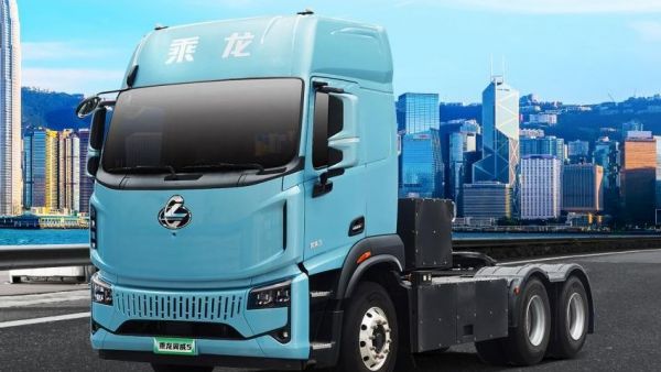 东风柳汽与乘龙翼威5在“车轮上的中国”活动中斩获双奖