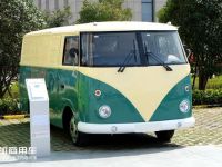 外观很Q萌,承载性可比轻卡厢货,恒天新楚风电动售货面包车实拍