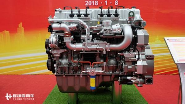 680马力，国产重卡最大马力被刷新，重汽15升排量V8发动机曝光