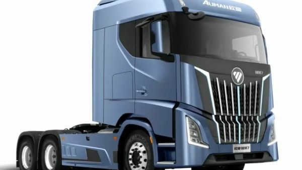 直瀑格栅大气磅礴 简繁大灯照亮前路!欧曼银河7展现中式美学新境界