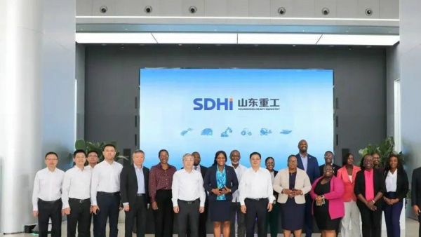 加勒比9国外交部常秘或高级别代表一行来访山东重工