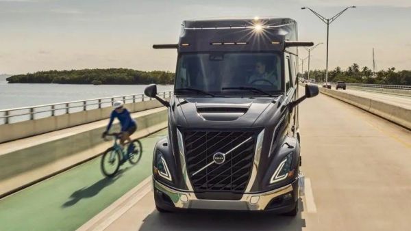 斯堪尼亚2024全球销量首超10万台,新一代沃尔沃VNR长头卡车发布,近期欧美卡车行业都有哪些新鲜事?