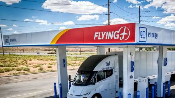 苇渡科技接受墨西哥商会考察，现场展示670km长续航纯电重卡