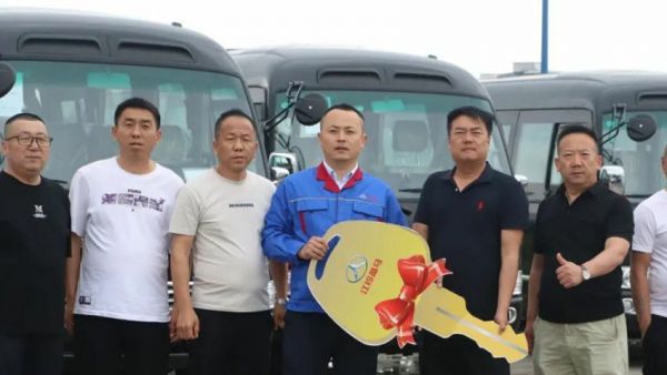 每四辆客车就有一辆江铃“晶马造”,江西伢子有一套!
