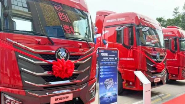 搭载玉柴星辉动力的欧曼港口牵引车在深圳批量签单