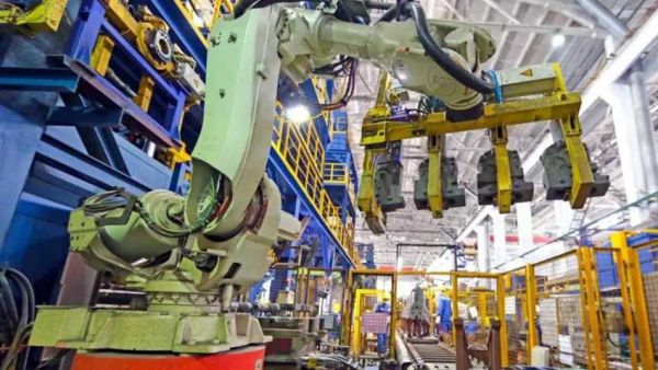 《经济日报》专题报道丨玉柴铸造公司推进自动化生产,创新开拓绿色能源市场