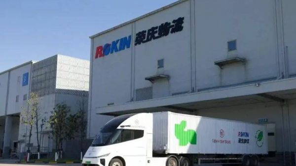 2015公里沪蓉高速仅需三次充电:苇渡Windrose纯电重卡助力荣庆物流,为人头马提供京沪、沪粤、沪蓉干线纯电运输