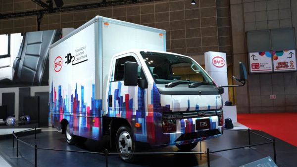 11月13日比亚迪轿卡T4将于武汉商用车展正式发布!