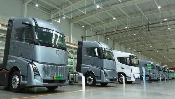 大电量、长续航、快补能，远程星瀚家族重卡引领行业进入深度电动化时代