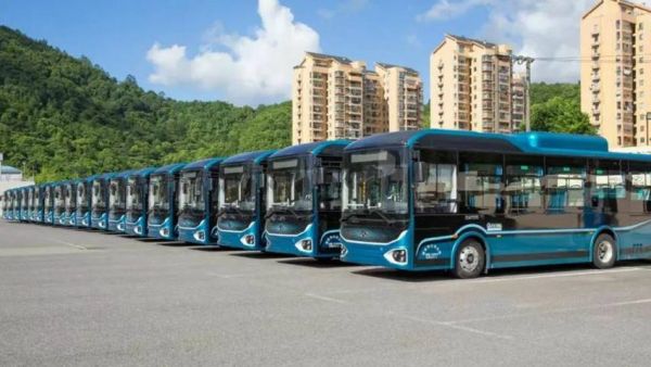 厦门金龙新能源公交批量交付瑞安，共筑民生畅行新图景