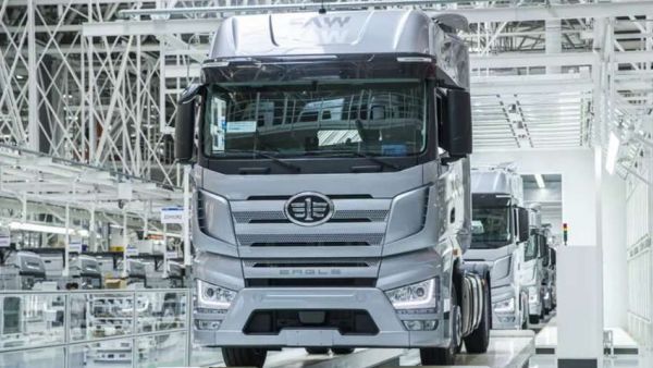 双冠王！一汽解放9月国内中重卡终端销量强势领跑，传统、新能源双双登顶！