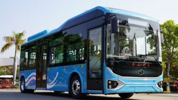  金龙新能源公交车批量交付重庆，“渝”见山城绿色出行