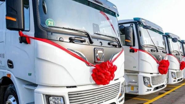 三次都买TA！百台徐工纯电动牵引车交付西南