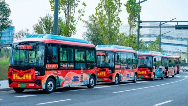 双节游金华,与安凯E60“小红车”共赴古城新韵之旅