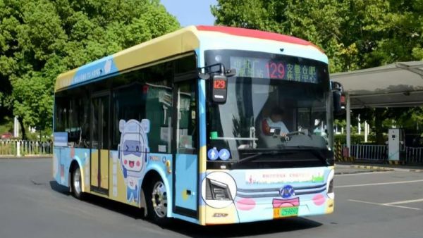 “庐胖胖·庐娇娇”首亮相！安凯客车助力儿童友好城市建设