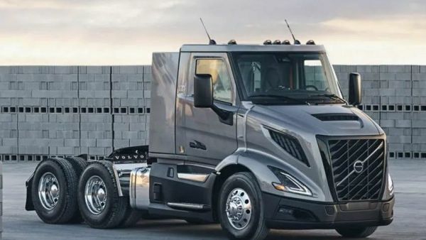 外观动力双升级，生活舱体验更豪华！新一代沃尔沃VNR长头卡车来袭，这配置国内也适用
