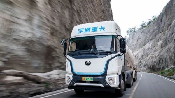 科技为核,绿智赋能!宇通实力斩获4项行业大奖