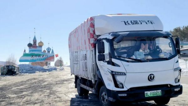 飞碟漫天飞一月行驶一万三千公里,挑战极寒、大漠、无人区