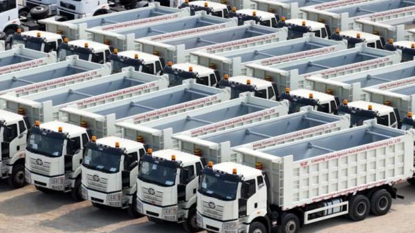 出发几内亚！212辆解放卡车成功交付