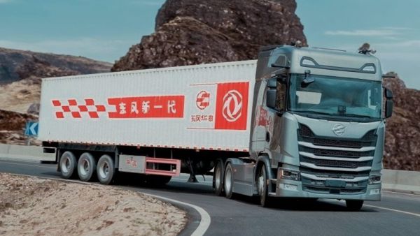 轻松驾驶 省油更省心！东风华神HS7引领智能出行新风尚！