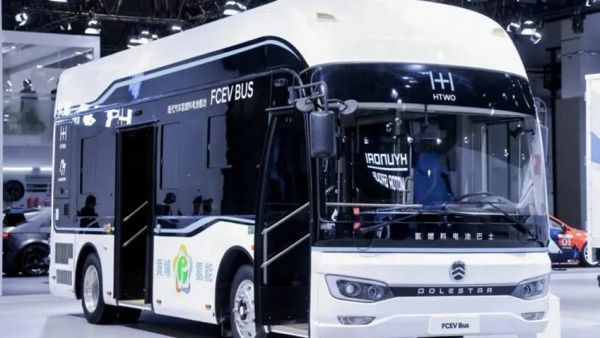金旅氢燃料电池客车闪耀进博会