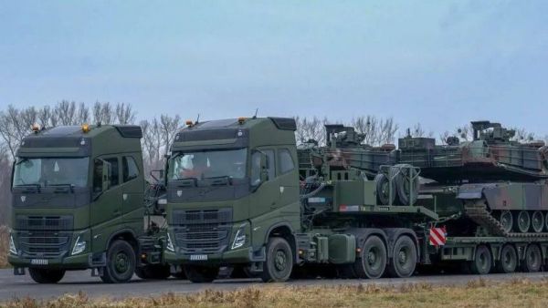 650匹马力的“民转军”卡车?战斗力235吨,沃尔沃FH 16军用大件牵引车实拍