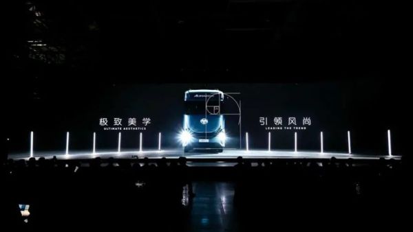 科技定义未来，欧曼银河9创领全球智慧重卡