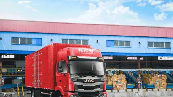 星光为引，江淮格尔发A5为伴：余老板与时间赛跑的夜路独白