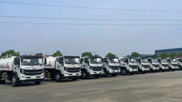 首批华神牌一体化专用车即将扬帆出海!