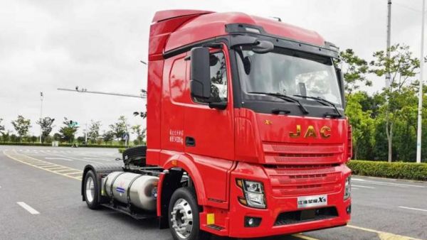 明星产品丨快递快运首选燃气重卡!且看江淮星耀X5天然气牵引车