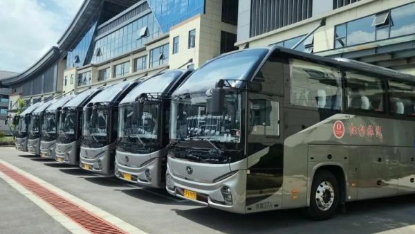 苏州金龙新V系客车加速赋能丽江文旅品质升级
