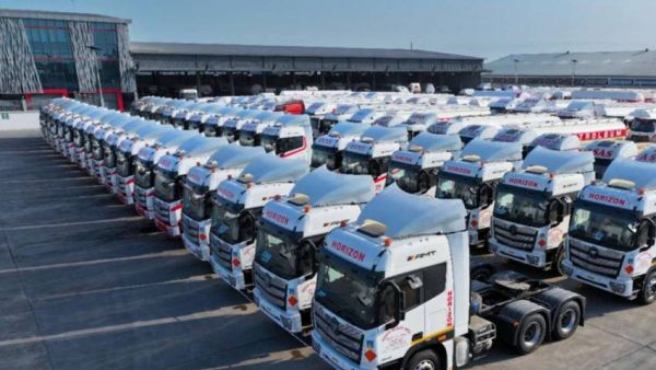 107台福田欧曼自动挡牵引车交付坦桑尼亚,属地化战略助力东非市场跨越式发展