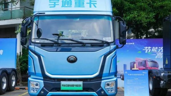 实力见证 | 宇通重卡荣获“年度品牌卓越价值奖”！