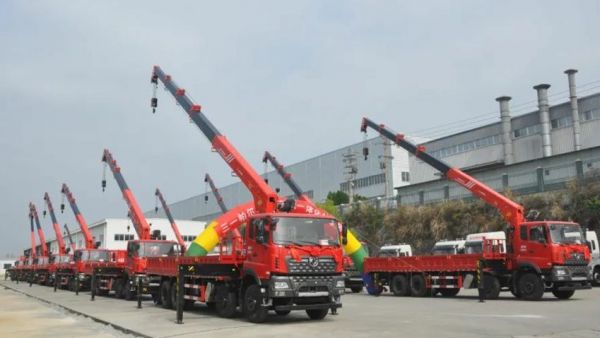 强强联合 再创辉煌！15台东风随车吊交车仪式圆满举行